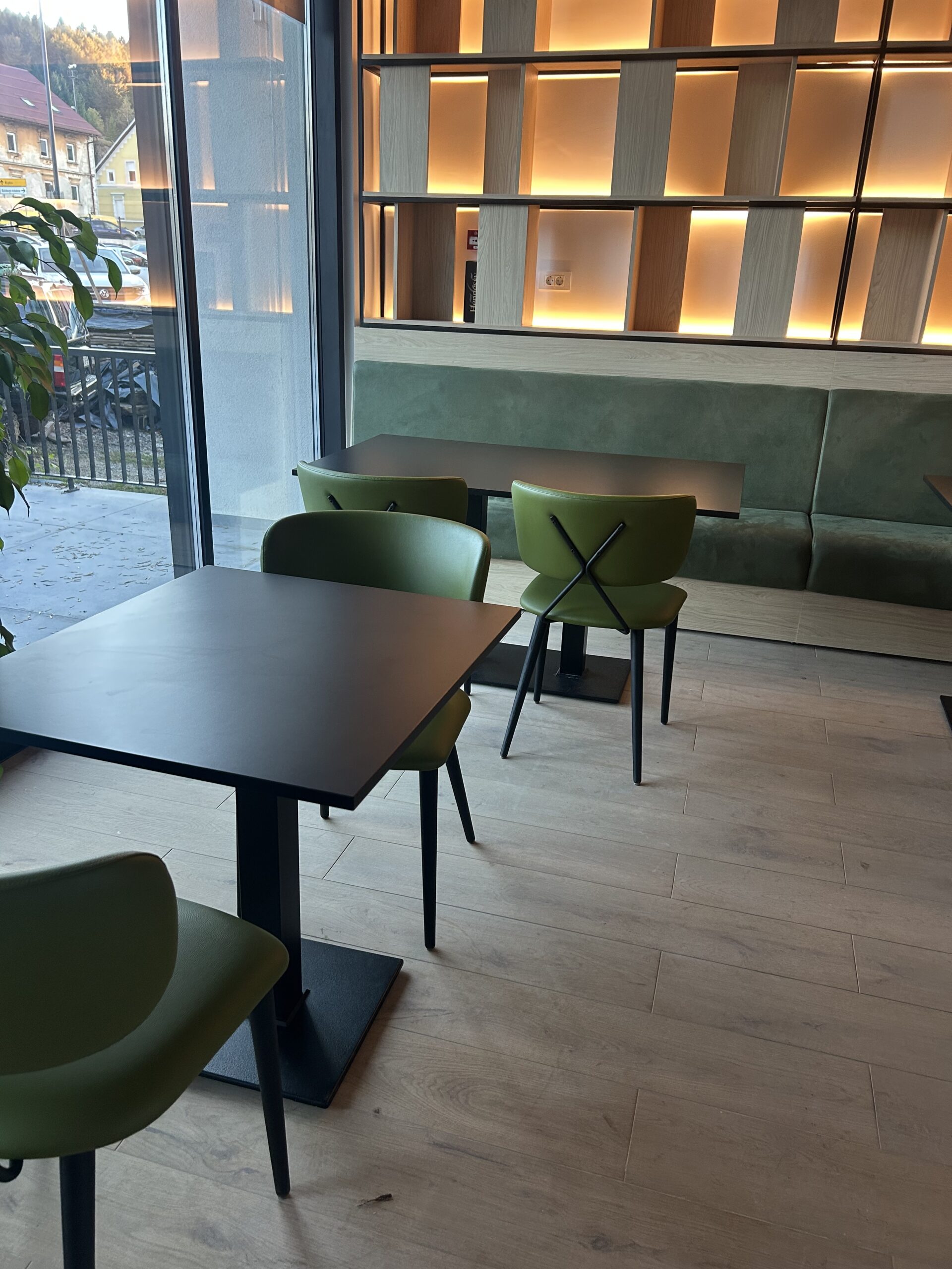 Ela Stuhl und Hocker, Kraljevica Hotel � Kroatien