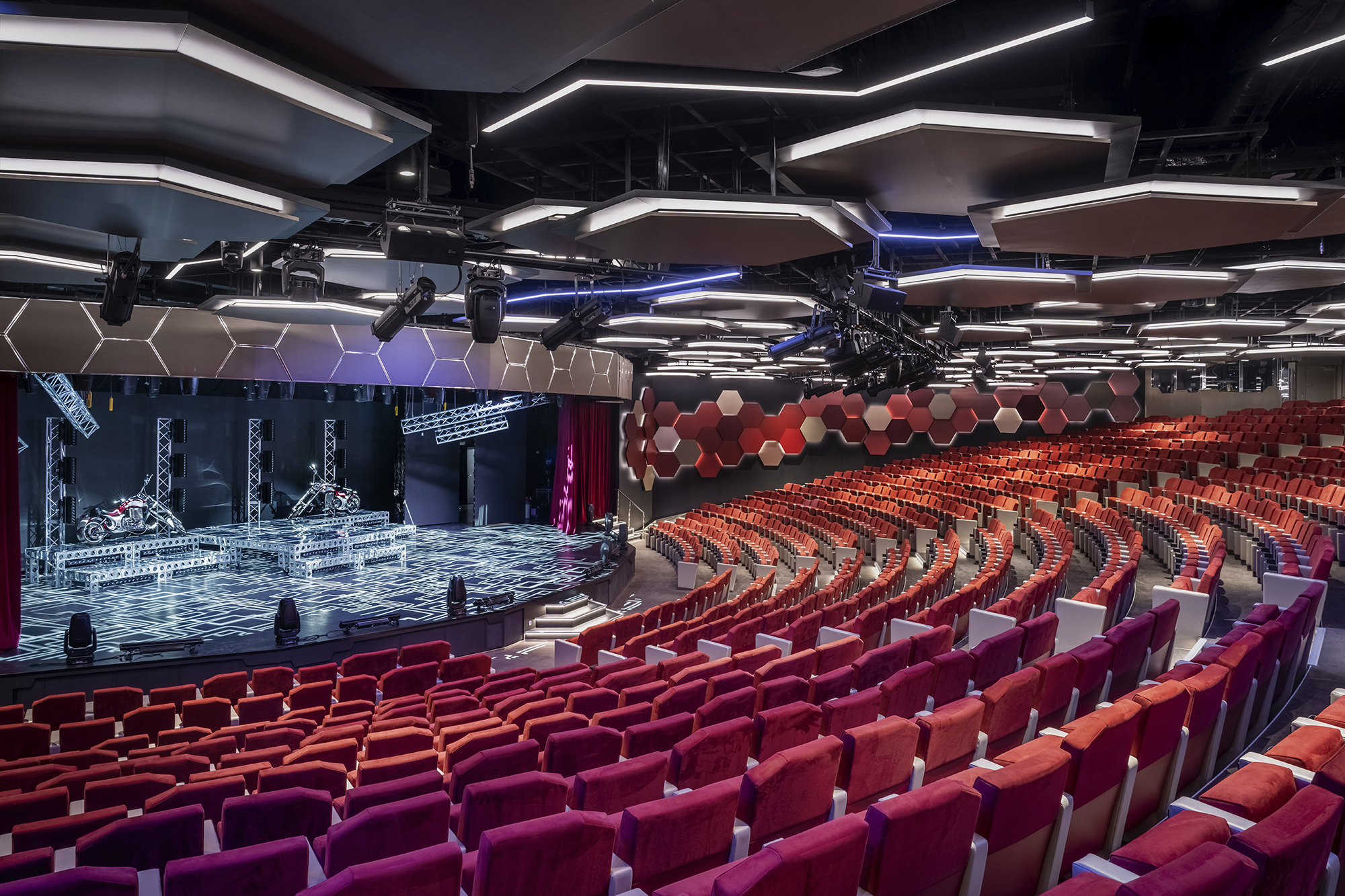 Theaterkreuzfahrtschiff MSC World America
